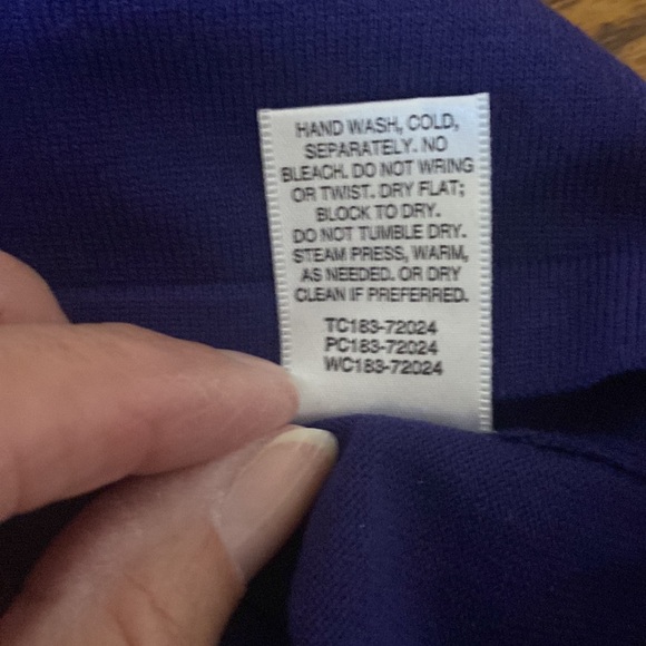 Ladies Petite Sweater - Picture 4 of 6